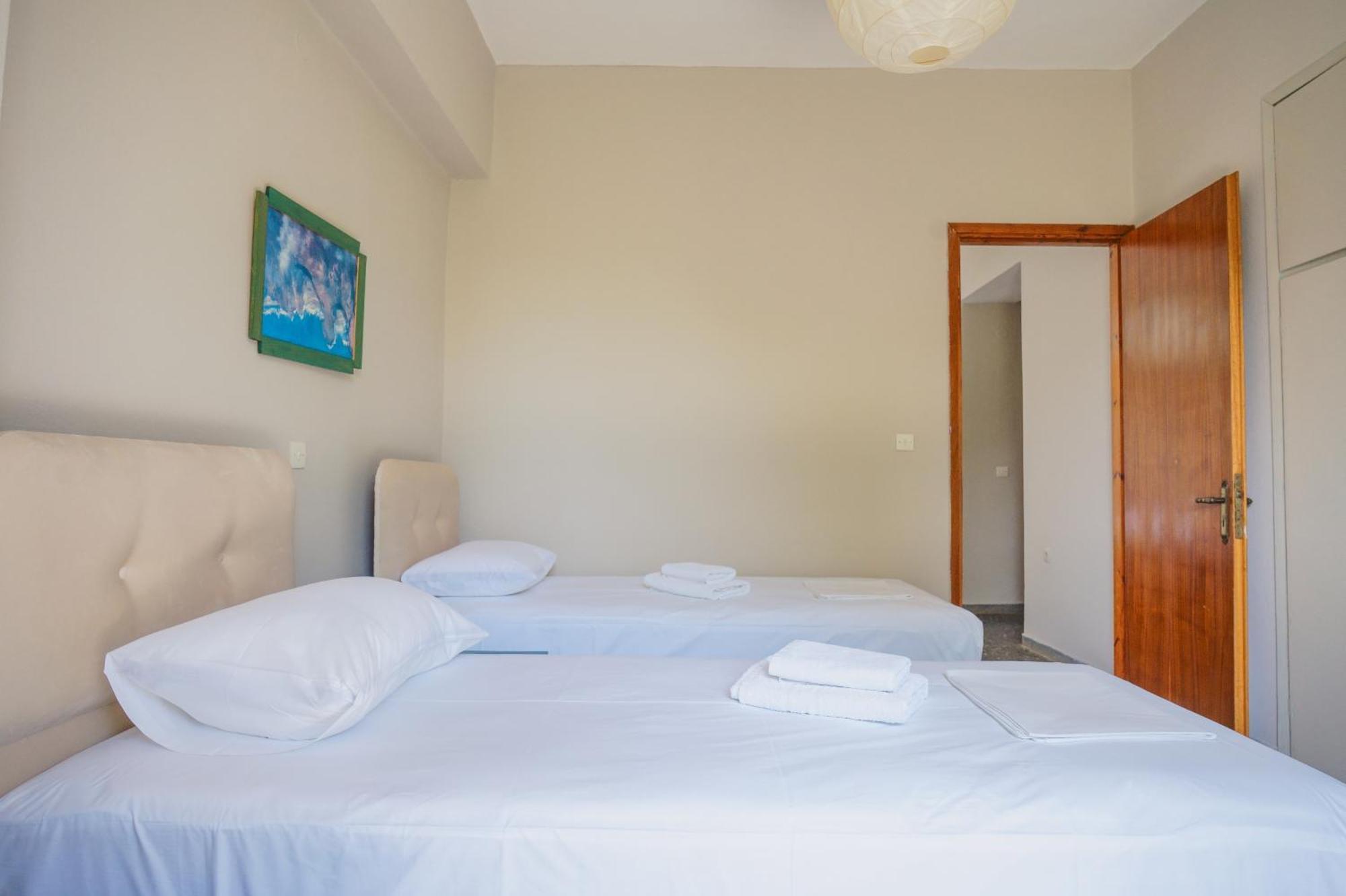 Hotel Korfos - Ξενοδοχείο Κόρφος Renovated Exteriör bild