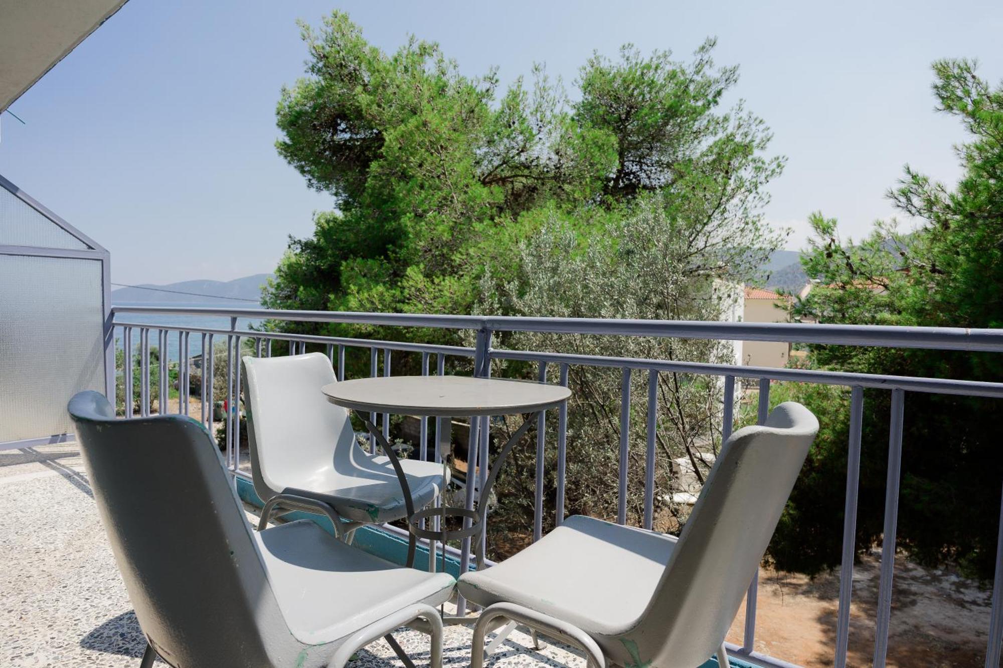 Hotel Korfos - Ξενοδοχείο Κόρφος Renovated Exteriör bild